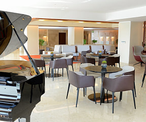 Crowne Plaza Muscat, an IHG Hotel image 4 