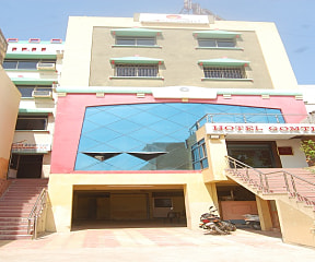 Hotel Gomti image 1 