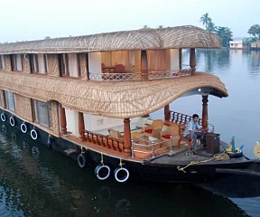 Nanni Premium Houseboats image 2 